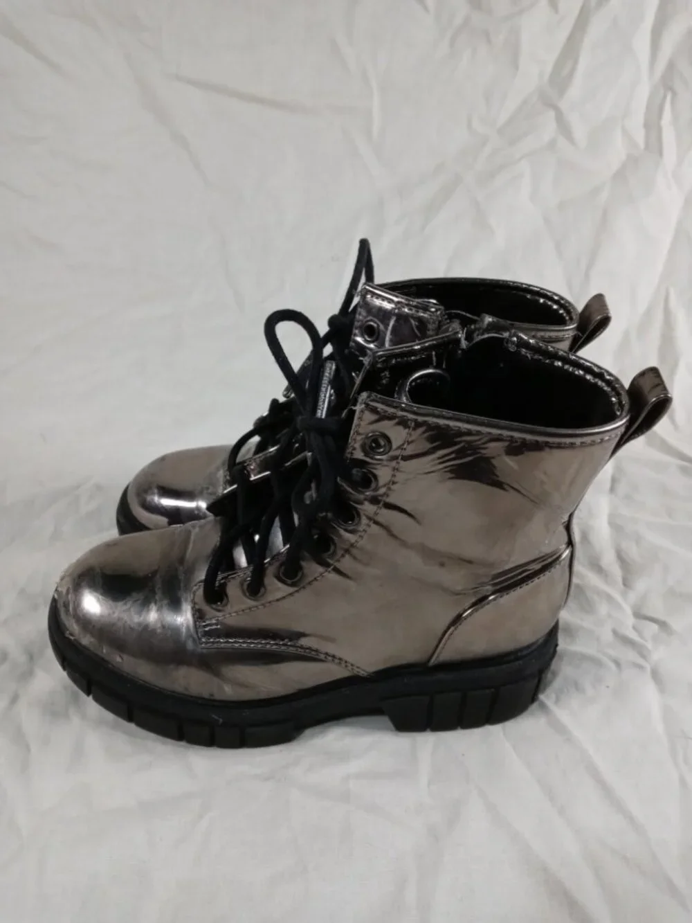 Madden NYC Girls Shiny Gold Combat Kids Boots Lace Up Side Zip Size 1 Good Cond